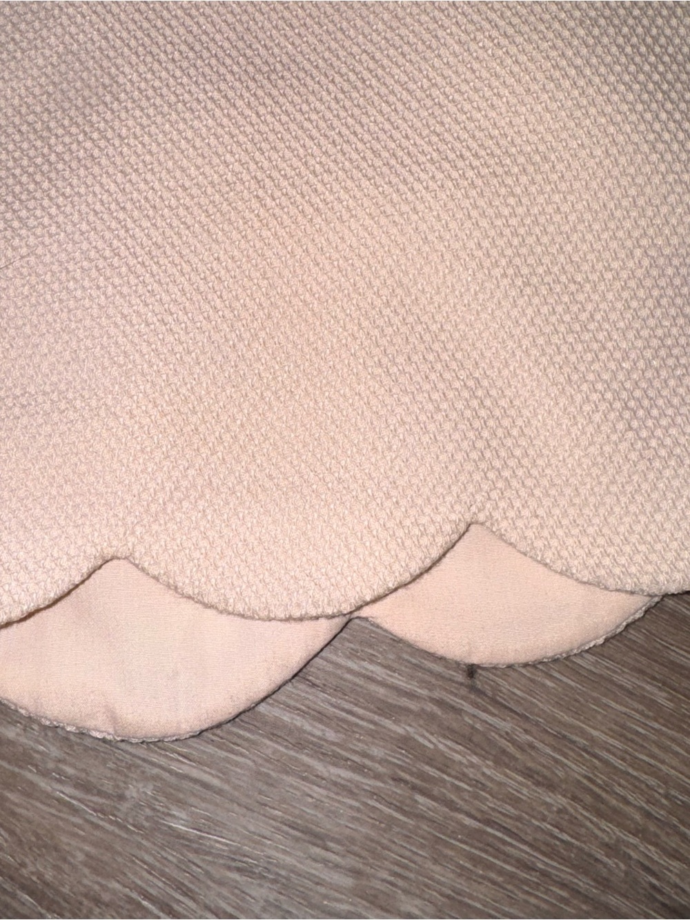 Club Monaco Cream beige Scallop-Hem High-Waist amber textured Shorts 8 - Picture 7 of 14